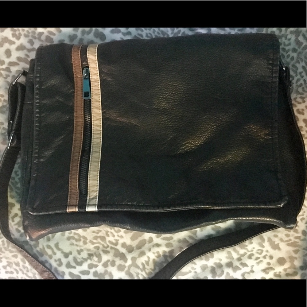 Wilson’s Leather Brown Messenger Bag